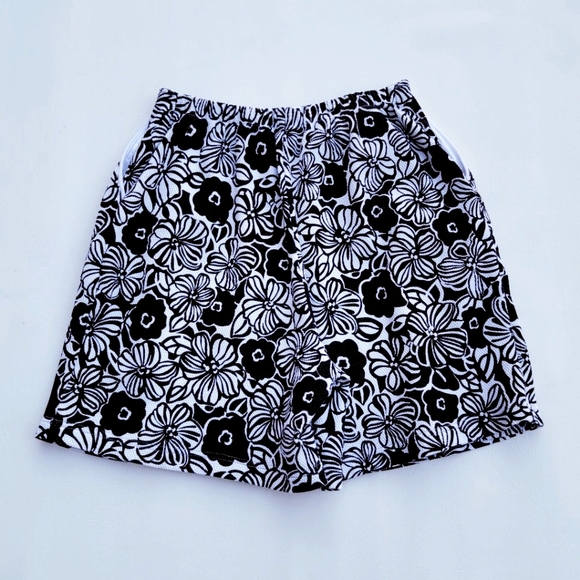 DRESSBARN ♡ NWT Gorgeous Black 'n White Floral Comfy 'n Stretchy Mini Skort S - Picture 5 of 14